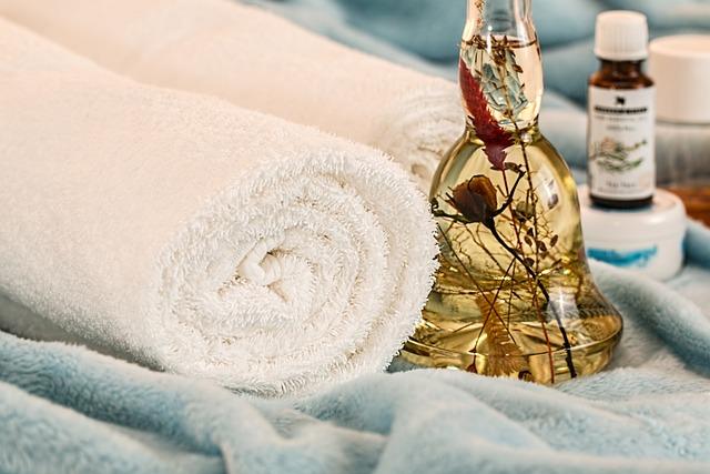 4. Rejuvenating Your Senses: Incorporating Aromatherapy ⁣and⁤ Essential ⁤Oils into Your‌ Shower Routine